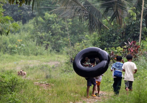 Kumpulan Cerita Perjuangan Anak-anak Untuk Ke Sekolah, Di berbagai Negara