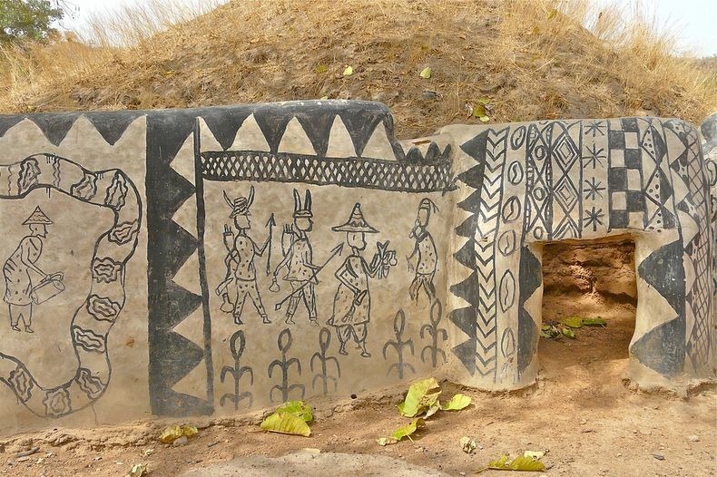 Hiasan Mural Unik Rumah Tanah Liat Desa Tiebele &#91;Burkina Faso&#93;