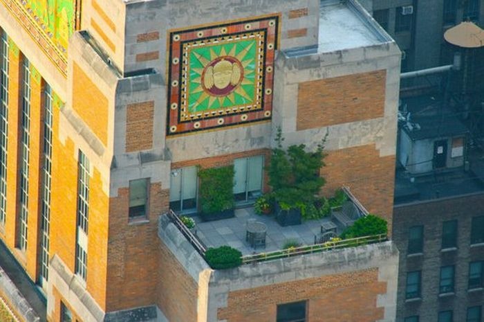 &#91;AMAZING!&#93; Beginilah Bentuk Balkon Apartemen Orang Kaya di Kota New York