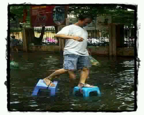 Tak Selamanya Banjir Itu Kelabu