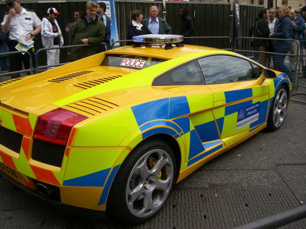 Kumpulan Mobil - Mobil Polisi Di Dunia