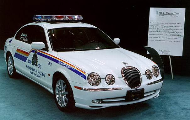 Kumpulan Mobil - Mobil Polisi Di Dunia