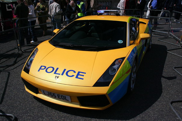 Kumpulan Mobil - Mobil Polisi Di Dunia