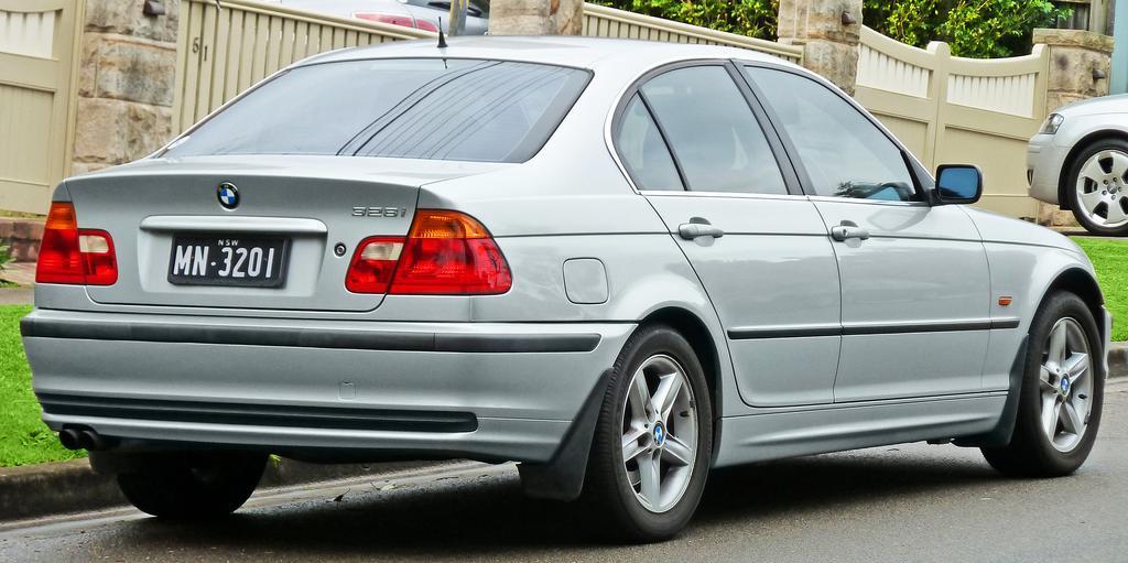 Review BMW E46 dan Tips Lengkap Sebelum Membeli