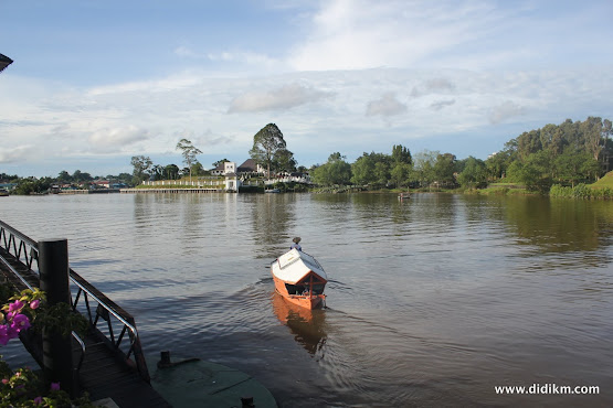 Jalan Jalan ke Kuching Malaysia Lwt Darat