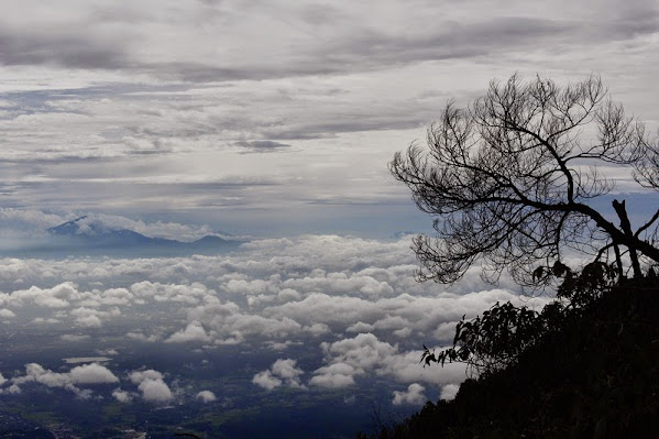 Kisah Tentang Tiga Gunung Dengan Sepeda