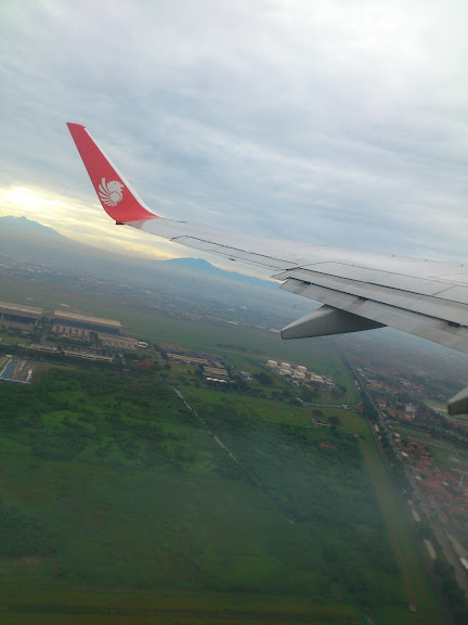 nongkrong-bareng-yg-hobby-foto-dari-atas-pesawat-aerial