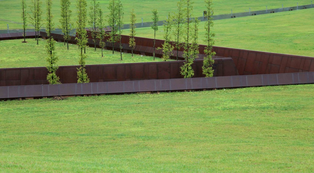 LUAR BIASA Museum Unik Berbentuk Retakan Tanah di China