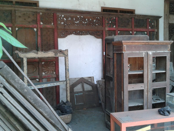 Kekayaan Mebel Jati Kuno Jawa Indonesia
