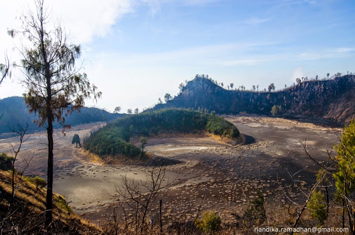 Puncak Bulan Sabit Kawah Ijen