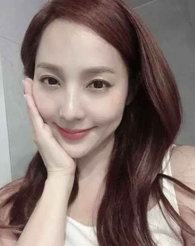 Visual OG SM Entertainment yang Satu Ini Tak Kalah dengan Generasi Ketiganya