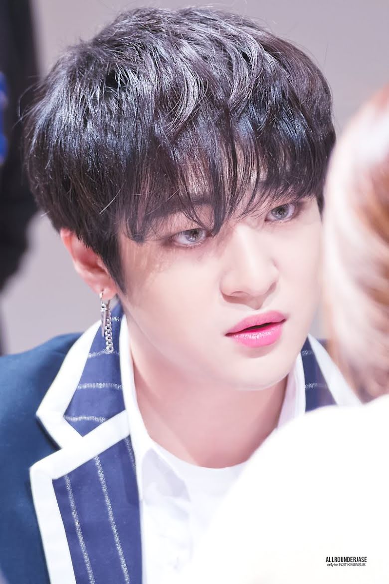 5 Idol Kpop Yang Tinggalkan Grup Karena Alasan Memilukan