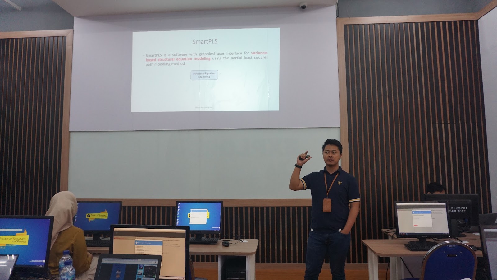 Pengabdian Masyarakat FEB UB 2023: Optimalisasi Smart PLS bagi Mahasiswa