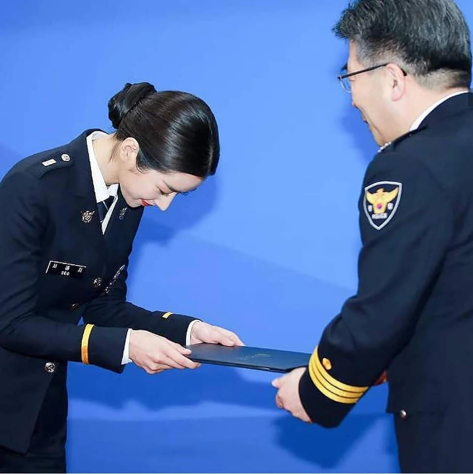 Seo Ye Ji Pernah Dianugerahi Sebagai Polisi Kehormatan dari Polisi Nasional Korea Lho