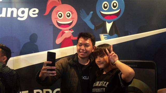 FR: KTL Samsung C9 Pro - Donna Visca Gamer Cantik Ungkap Rahasianya di Acara Ini