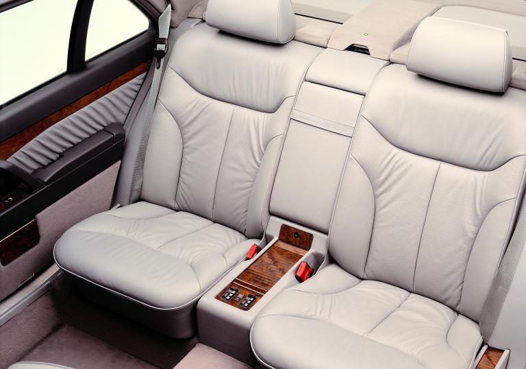 Review Mercedes-Benz W140, Sedan yang Pernah Dipakai Presiden Soeharto