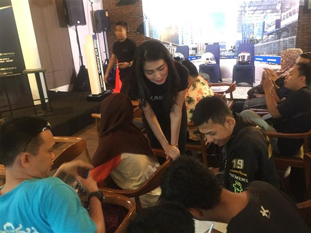FR: KTL Samsung C9 Pro - Donna Visca Gamer Cantik Ungkap Rahasianya di Acara Ini