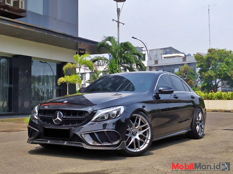 Review Mercedes Benz W205 C-Class