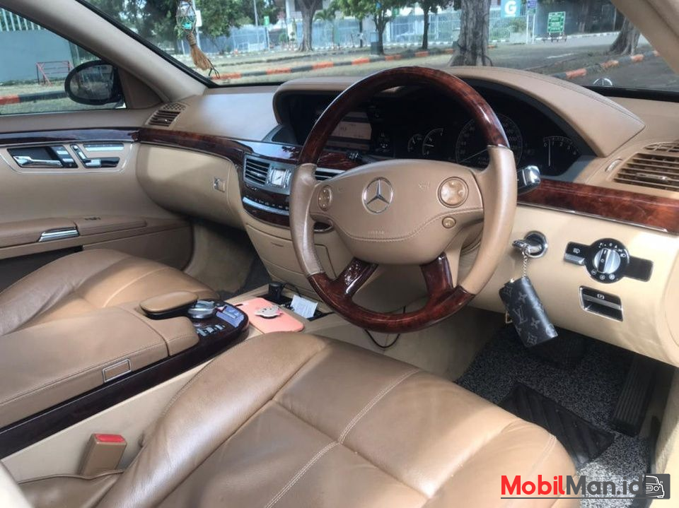 Review Sedan yang Dipakai Era Presiden SBY, Mercy S-Class W221