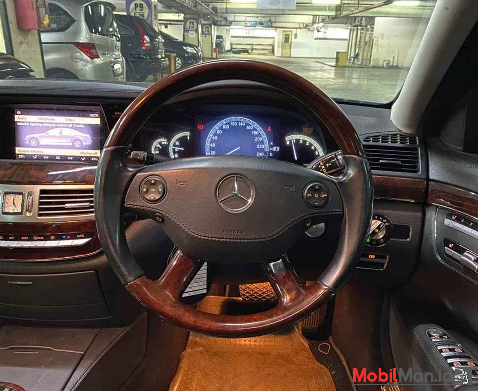Review Sedan yang Dipakai Era Presiden SBY, Mercy S-Class W221