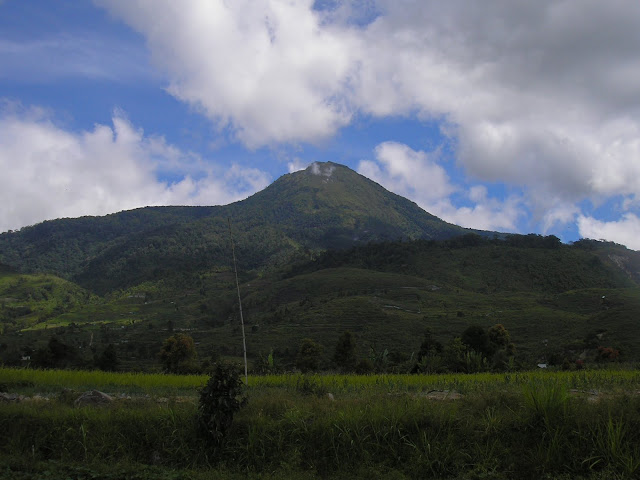INI DIA 25 GUNUNG BERAPI DI INDONESIA
