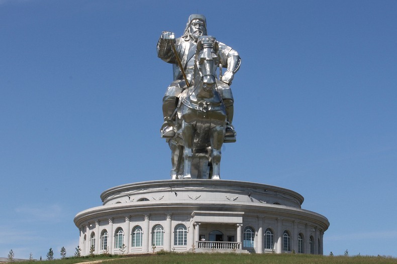 &#91;PIC&#93; Patung Besi &#91;Horse statue of Genghis Khan&#93;