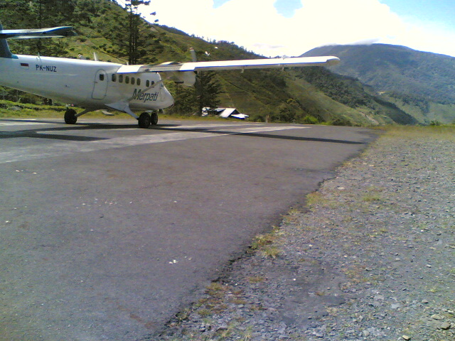 10-tempat-pendaratan-unik--terbaik-di-dunia