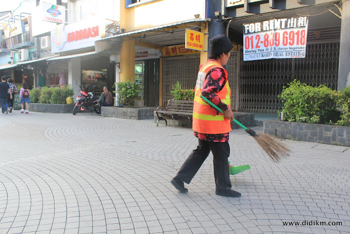 Jalan Jalan ke Kuching Malaysia Lwt Darat