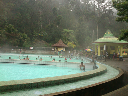 Kolam Renang Alami Natural