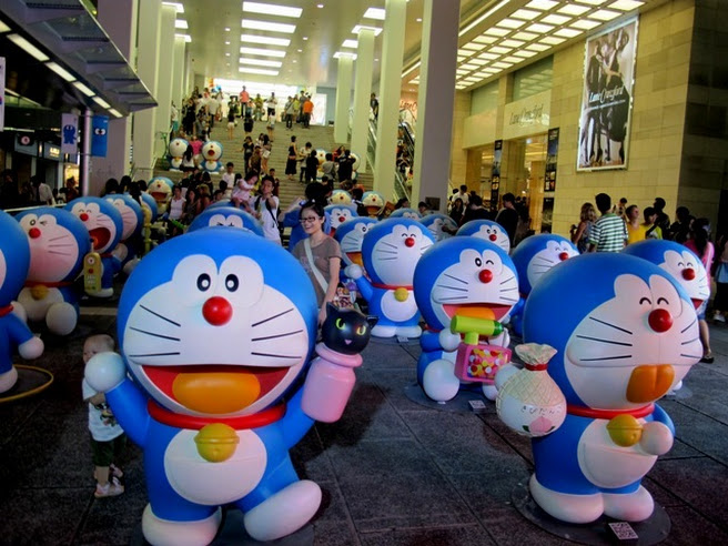 Wow..Ada 100 Doraemon di Harbour City Hong Kong