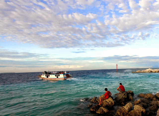 Secuil Keindahan Pulau Pari, Kepulauan Seribu | 18-19 April 2014