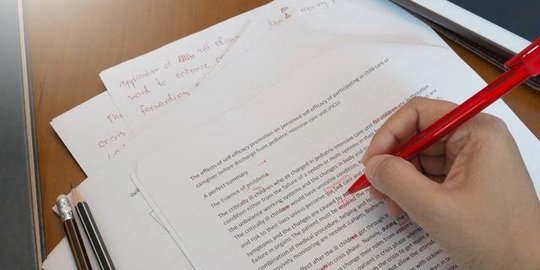 Belum Lulus? Begini Caranya Ngerjain Skripsi yang Serius Tapi Nggak Berat