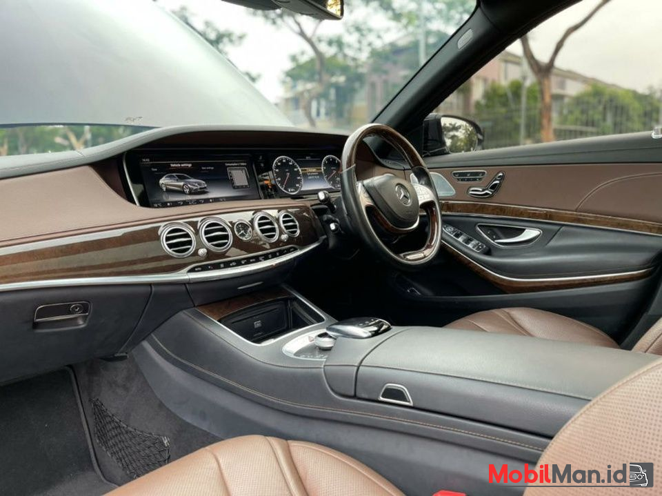 Review Mercedes Benz S-Class W222 Terlengkap
