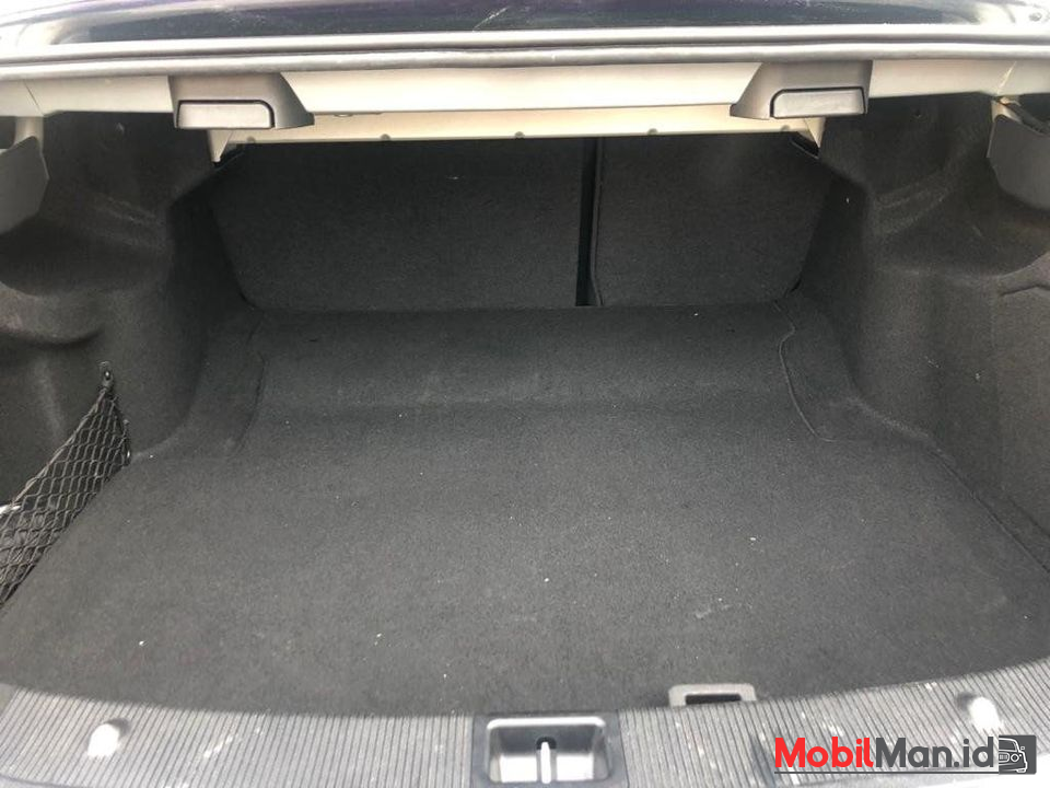 Review Mercedes Benz W204 dan Tips Membelinya