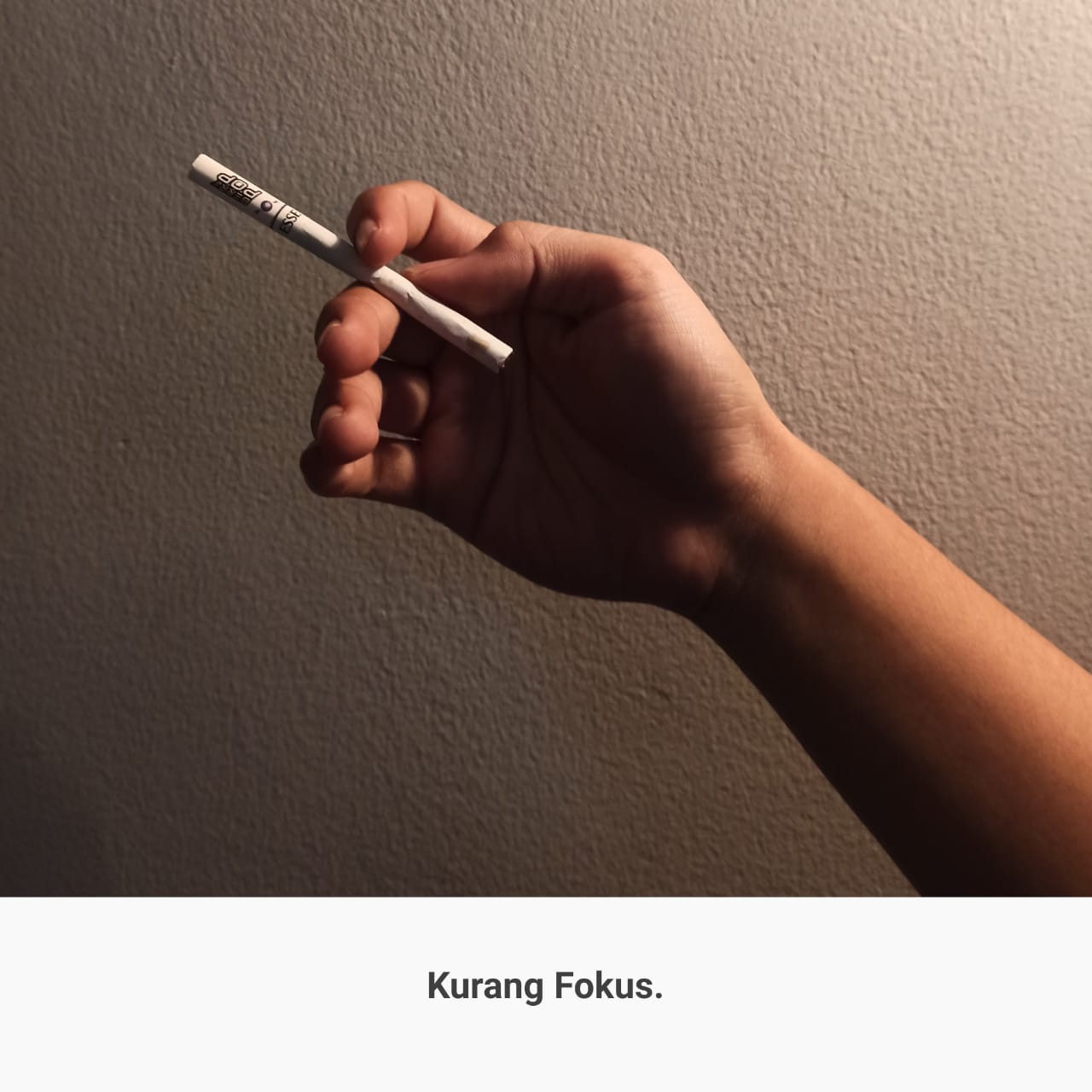 UDAH TAU? CARA MEMEGANG ROKOK, MENGGAMBARKAN KEPRIBADIAN MU