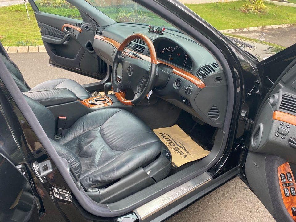 Review Mercedes Benz W220