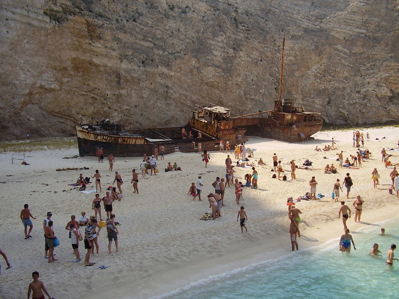 &#91;AMAZING!&#93; Jalan-Jalan Ke Pantai Navagio, Destinasi Pantai Terindah di Yunani