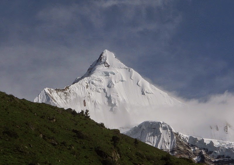Beranikah Agan Mendaki Gunung Ini?
