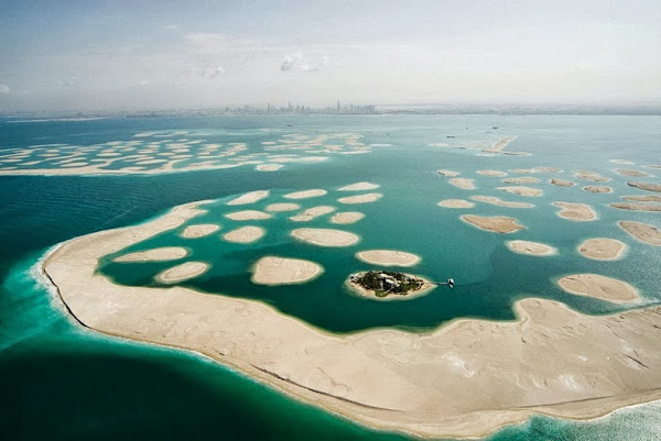 Foto Proses Pembangunan Proyek &quot;pulau di dunia&quot;di dubai