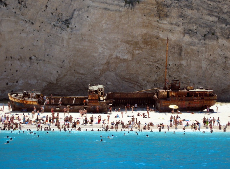 &#91;AMAZING!&#93; Jalan-Jalan Ke Pantai Navagio, Destinasi Pantai Terindah di Yunani