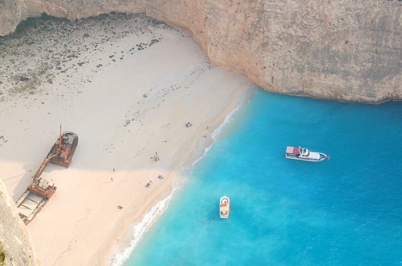 &#91;AMAZING!&#93; Jalan-Jalan Ke Pantai Navagio, Destinasi Pantai Terindah di Yunani