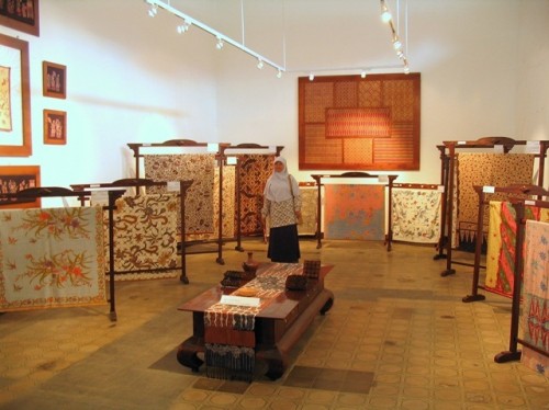 5 TEMPAT WISATA YANG ADA DI KOTA PEKALONGAN (The Worlds City of Batik)