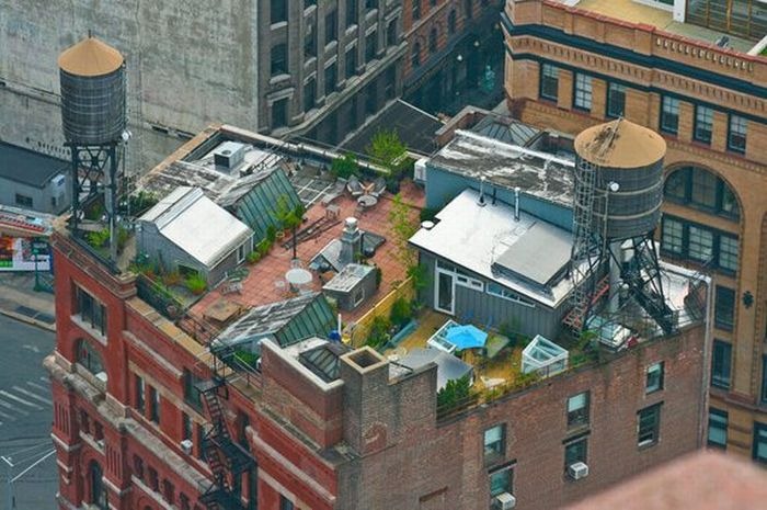 &#91;AMAZING!&#93; Beginilah Bentuk Balkon Apartemen Orang Kaya di Kota New York