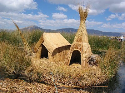 Fakta Desa Unik Yang Terapung di Danau Titicaca