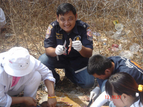 Foto Pengolahan Daging Manusia Menjadi Makanan (18+)