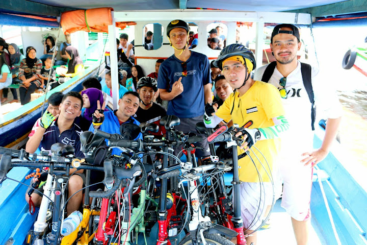 Trip Report : Sepedaan di Pulau Untung Jawa. Hati2, Full Picture!