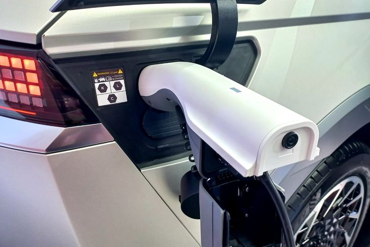 Bahas Fitur Canggih V2L di Mobil Listrik Hyundai IONIQ 5