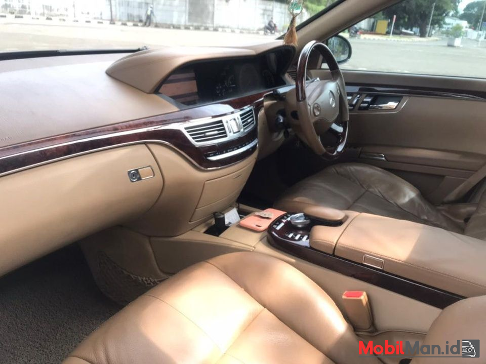 Review Sedan yang Dipakai Era Presiden SBY, Mercy S-Class W221