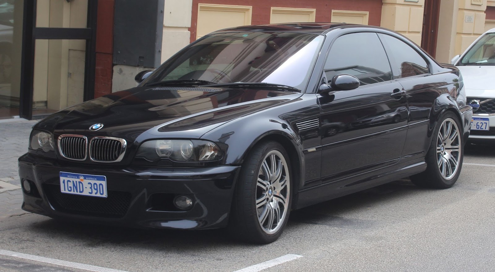 Review BMW E46 dan Tips Lengkap Sebelum Membeli