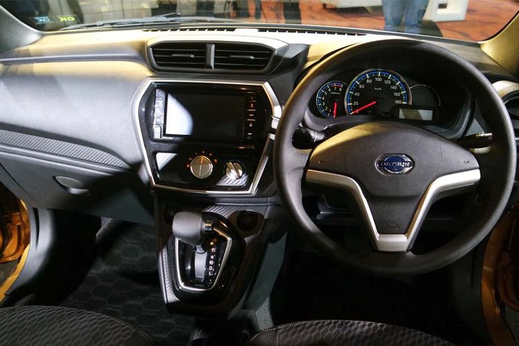 Review Datsun Cross dan Kelebihan serta Kekurangannya